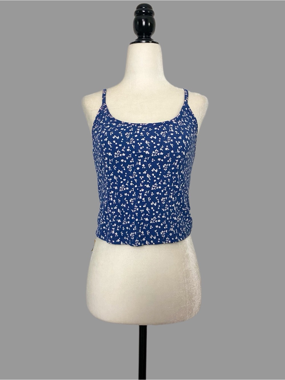 💜 M 💜 Blue Floral Spaghetti Strap Tank Top